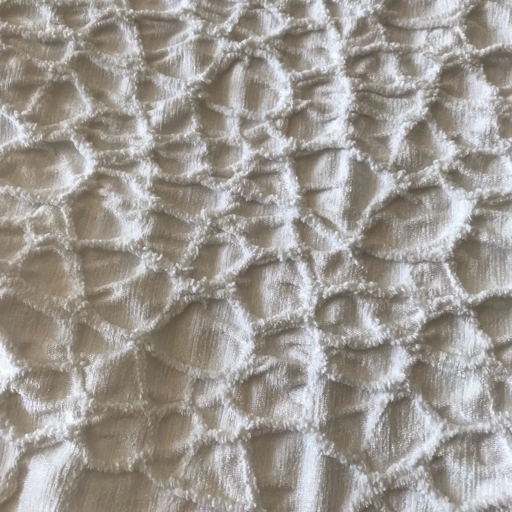 Tahari Home White Duvet Cover Twin size 64x88 Embossed Texture Design